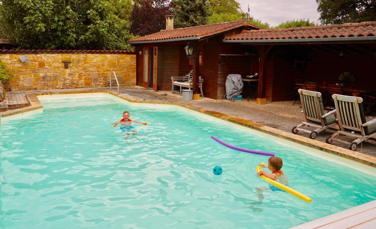 Hotel Le Bon Chemin Roulotte à Sainte-Nathalène Extérieur photo