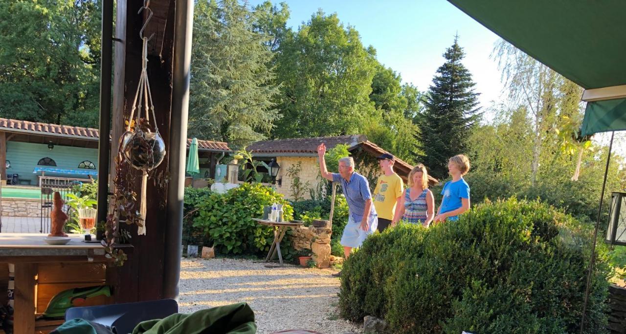 Hotel Le Bon Chemin Roulotte à Sainte-Nathalène Extérieur photo